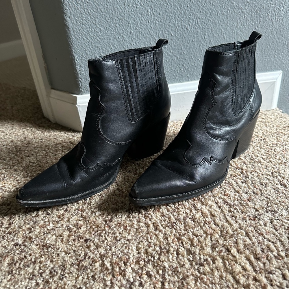 Sam Edelman Western booties